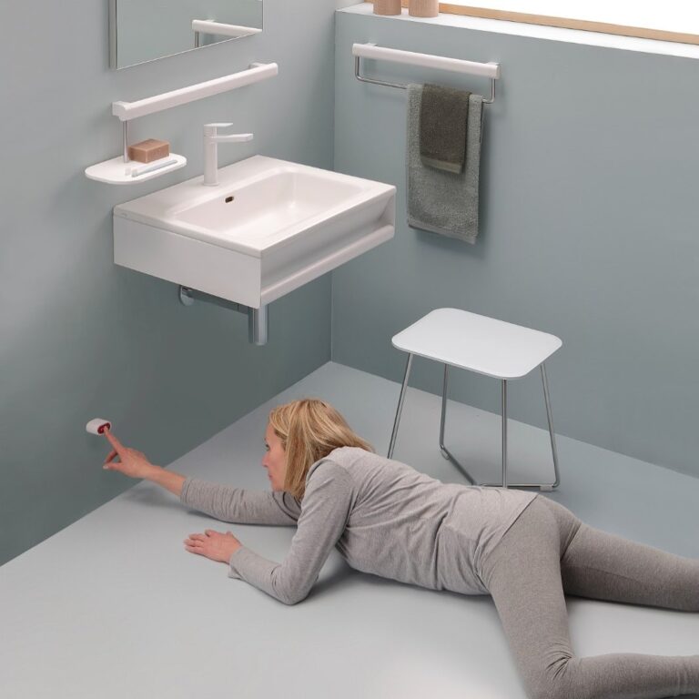 Help System OmniaSicurezza a 360º nel tuo bagno ..#creatingsolutions #bathroomdesign #innovation #help #fall #fallprevention #aginginplace #designforall